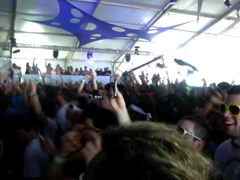 Fedde Le Grand live @ ULTRA MUSIC FESTIVAL 2010 part 3 Cirez D - On OFF