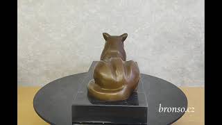 Bronzová socha ležící kočky – kubistický styl podle Michel Decoux | Signovaná, číslovaná, na mramoru