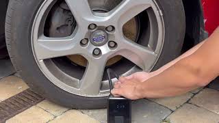 AKU Miniaturní automatický vzduchový kompresor / powerbanka