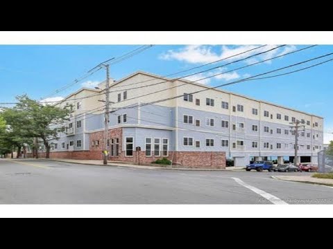 75 Walnut St, Peabody, MA Presented by Susan Zeppi.