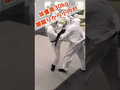 打撃で崩して投げる