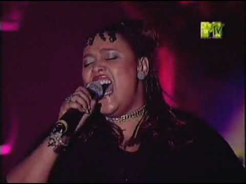 Diane Charlemagne - Introduction to "Feeling So Real" in the style of Gospel (LIVE)