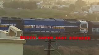 preview picture of video 'BDTS BHUJ Kutch SF EXP arriving ANJAR City'