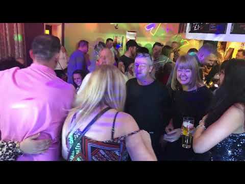 Mikeyok&euml; video.