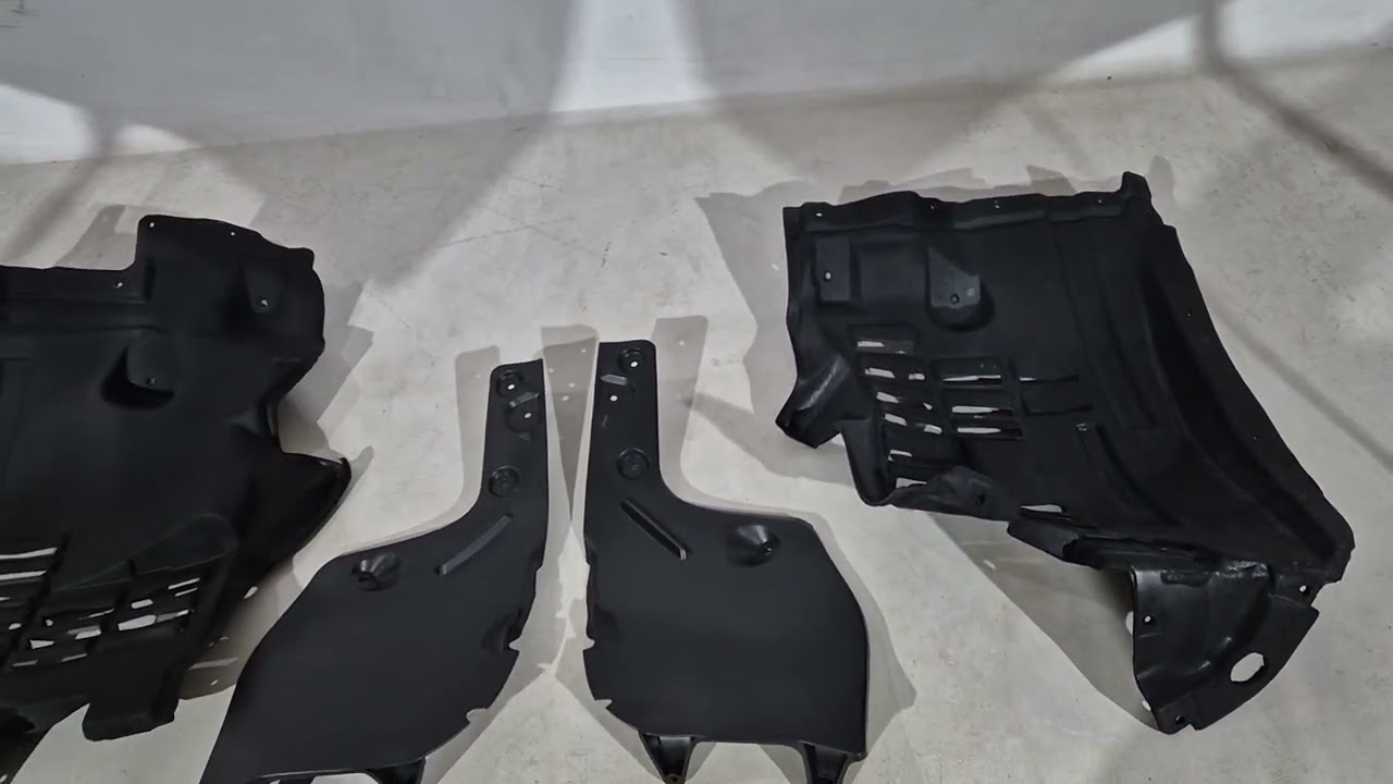 Toyota Land Cruiser 300 2021- Front wheel arch liners (4 pieces) Video 1