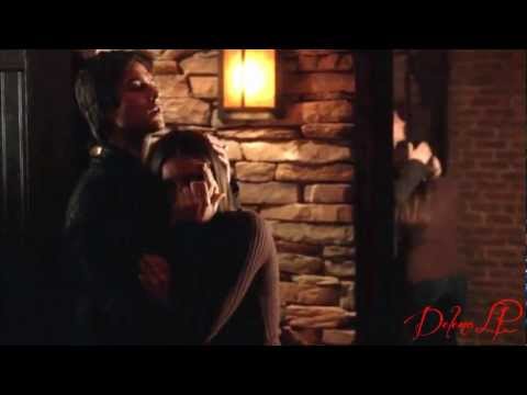 Elena drinking Damon's blood (4x02)