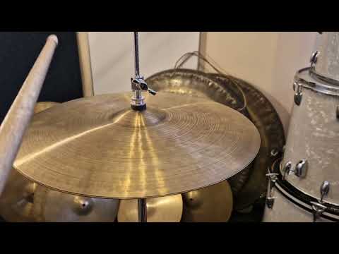 Cymbal and Gong 'Holy Grail' 15" Hats Top 993g Bottom 1165g