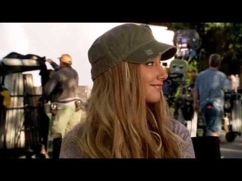 Aliens in the Attic Exclusive Clip