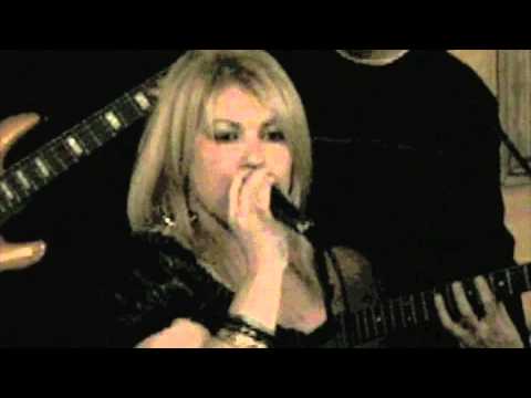 Donna Ferra - Covering Hit Me With Your Best Shot!