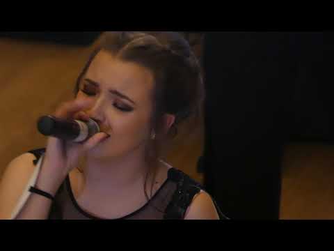 Hurt-Christina Aguilera Cover by Alexandra Duta Balul Bobocilor C. N. "Al. Odobescu" Pitești