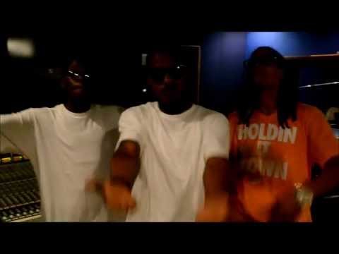 YUNGIN Ft. DJB- #DOPEFRESH OFFICIAL IN STUDIO PERFORMANCE W/ BONUS VIDEO