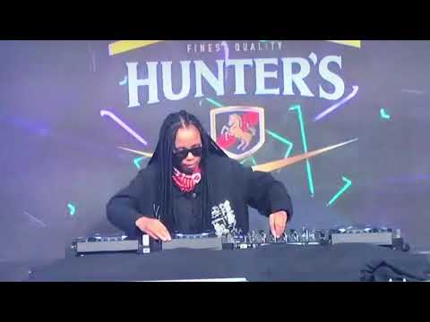 #Lockdownhouseparty:🔥Le Soul is On Fire 🔥 Vukani the Roof is on 🔥💃🏽Aibooo🔥🔥🔥