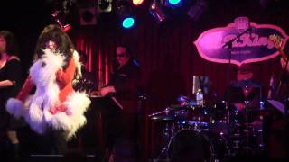 RONNIE SPECTOR - ROCKIN AROUND THE CHRISTMAS TREE - NYC - 12/12/12