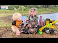 Фото BiBi helps dad go fishing with baby monkey Obi