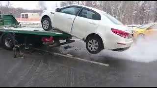 Водитель съехал с эвакуатора и уехал! Москва 2019