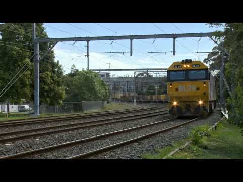Steel Train in Australia - Pacific National Broad Gauge Railway - PoathTV