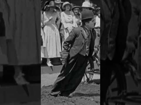 Charlie Chaplin imitates Michael Jackson #anachronism #charliechaplin #fun #funny #comedy #movie