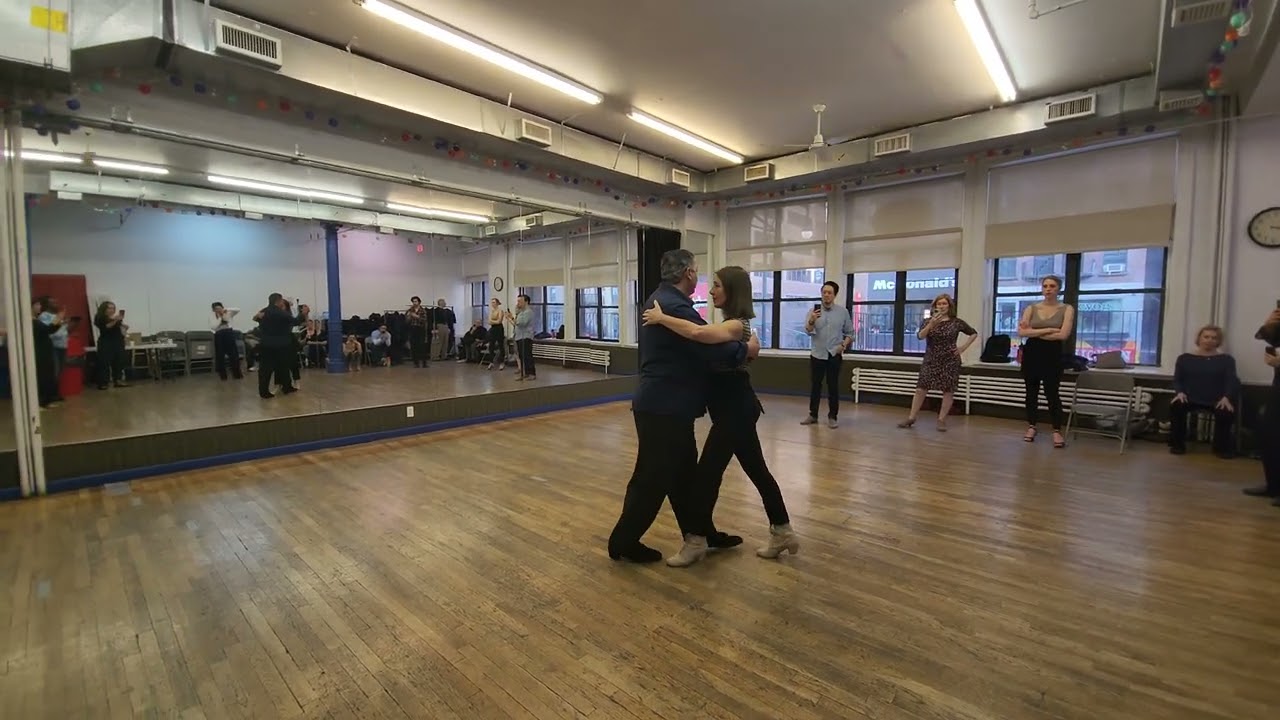Video thumbnail for Argentine Tango workshop - Giros - turns: Ricardo Calvo & Sandra Messina