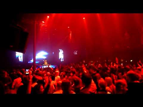 Laidback Luke @ SaSaZu Prague play Supermode - Tell Me Why