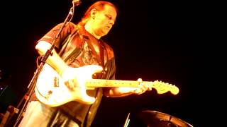 Walter Trout - Rock Me Baby, Holmfirth (UK) 2011.