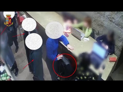 Come si rubano borse e zaini nei bar? Il sistema della banda ripreso dalle telecamere interne