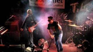 T.love: Love and hate