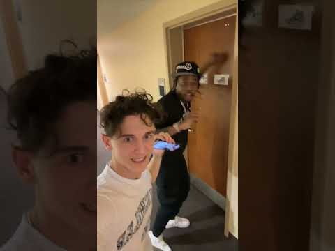 Fivio Foreign & Lil Mabu plays Ding Dong Ditch at Emory University in Atlanta 😂🏃‍♂️