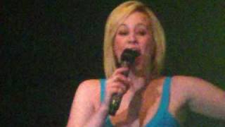 Kellie Pickler- Making me fall in love again(live)