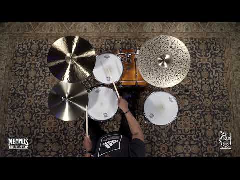 Paiste 17" Signature Traditionals Thin Crash Cymbal - 1104g (4301217-1010420E)