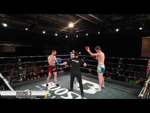 Stijn De Backer (BLUE) Vs Max Vanneste (RED)