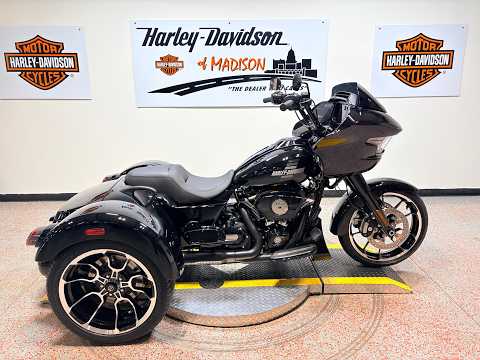 2026 FLTRT Harley-Davidson® Road Glide 3 Vivid Black
