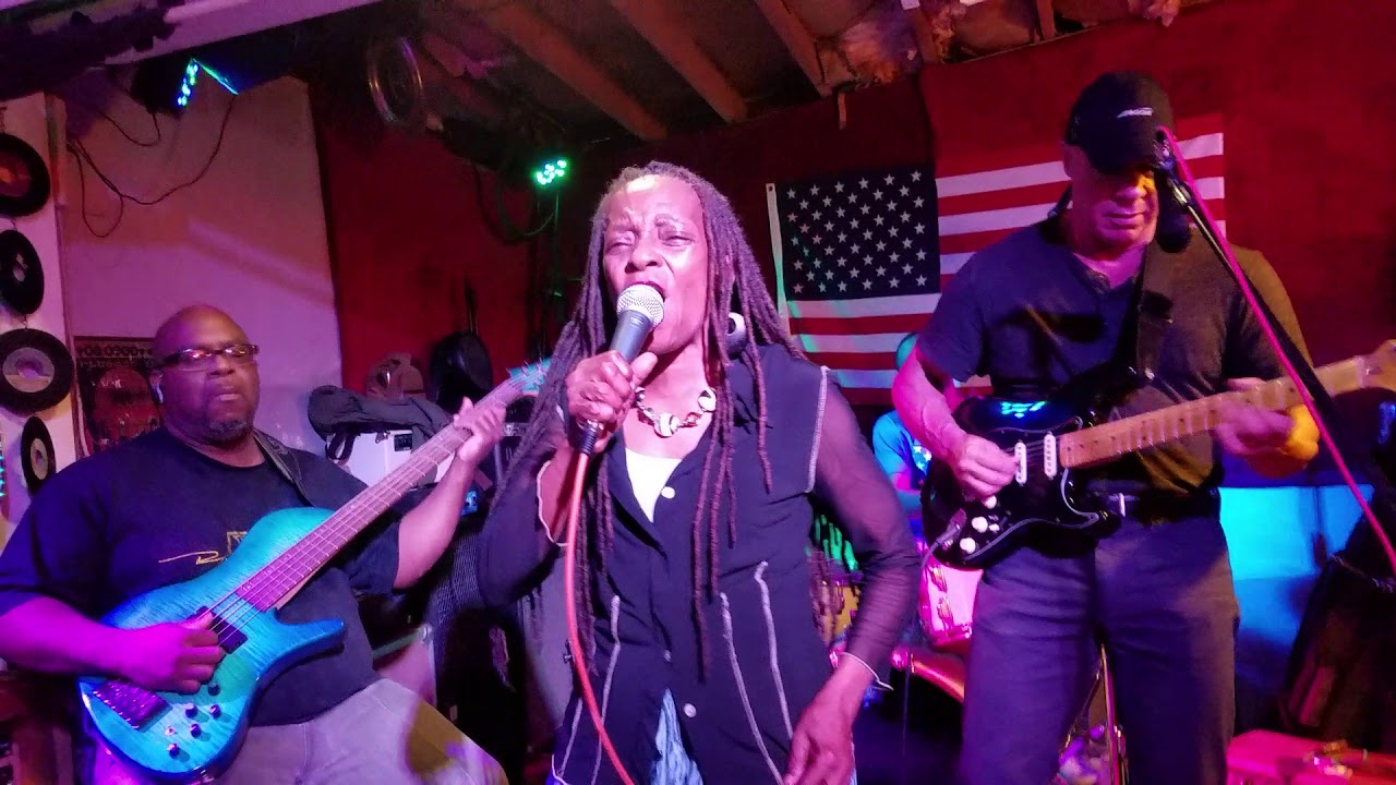 Promotional video thumbnail 1 for Elaine Hudson Band