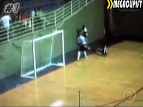 Carrinho que matou o jogador de futsal Robson Rocha Costa