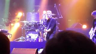 Midnight Oil Paris Olympia 2017 - Sell My soul