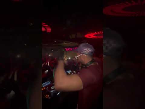 When the DJ drops Patakha Guddi 💥🎶… Lets Dance 💃🏼🪩🥂🤩 #djsunny #music #weddingdj #dance #dj