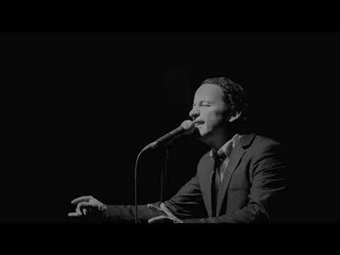 Olivier Laurent interprète Le Plat Pays de Jacques BREL.