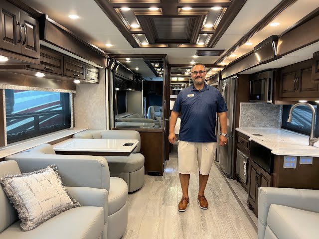 Preview image of 2023 Newmar Dutch Star 4071 (17N221293) youtube video