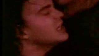 The Wedding Present Everyone Thinks He Looks Daft live