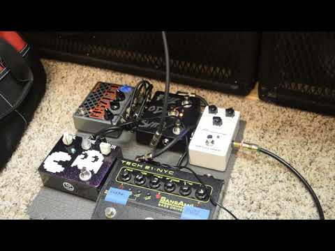 MUNNYMAN PACMAN MUFF BASS into AMPEG SVT3-Pro