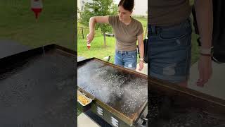 Download lagu How I clean my Blackstone! #blackstone #blackstonecleaning #blackstonegriddle #blackstonegrill #mom mp3