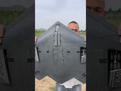 RC B-2 Spirit Stealth Bomber in Action! 💣 #B2 #RCJet #StealthBomber #RCPlanes #AviationFans #shorts