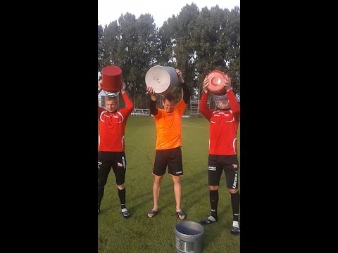 Ice Bucket Challenge dla Małopolskiego Hospicjum - Nowak, Pilarz i Żytko