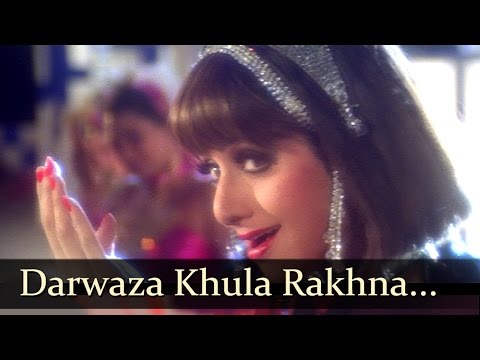 Poster darwaza khula rakhna