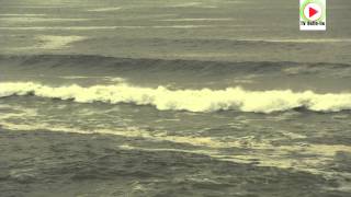 preview picture of video 'Sauzon - Les vagues en hiver plage de Donnant - TV Belle-Ile en mer 24 7'