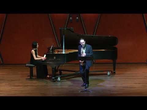 Divertissement, II. Lent et doux / Pierre Max Dubois