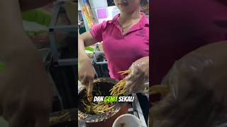 Download lagu Funny moment when I saw a cute woman selling rujak ‼️ #lol #funny #rujak #cute #hilarious mp3