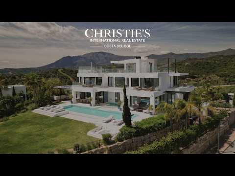 Luxury villa surrounded by nature with stunning panoramic views, New Golden Mile, Estepona