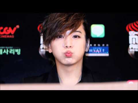 [121205]SUNGMIN - Open Arms @ Sukira + [MP3 DL Link]