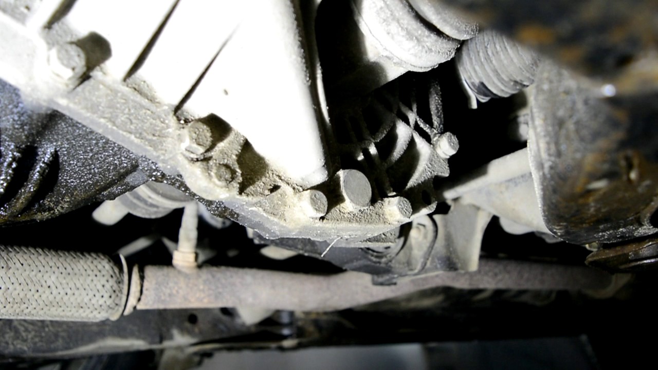 как проверить уровень масла в коробке хендай акцент