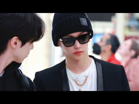 231004 Felix of STRAY KIDS flying back to Korea ✈️ from CDG Paris Airport 🇫🇷 after LV show 스트레이 키즈
